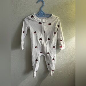 Petite Plume White Holiday Footies PJs with Red and Green Car Print Size 3-6 mon